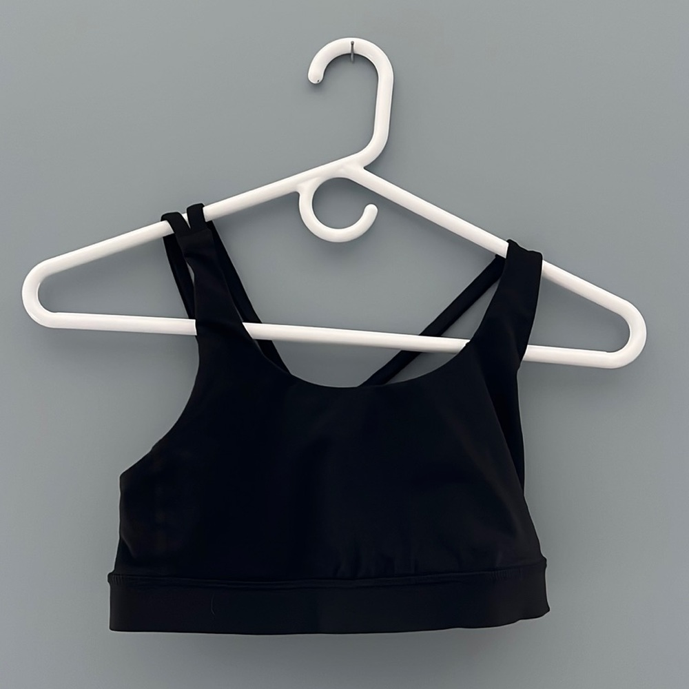 Lululemon Sports Bra. Black. Size 4